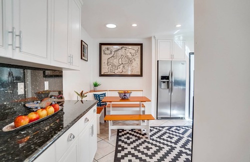 Pico - Robertson House | Stylish Modern Home Bordering Beverly Hills & Culver City with Private Garden!