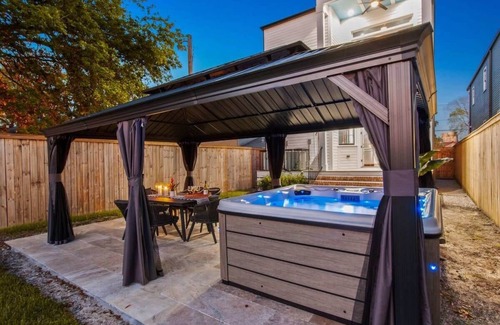 McDonough House | Stylish Modern Home | Hot Tub & Pergola