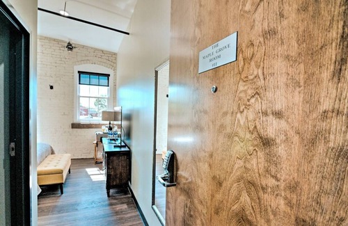 Hickory Apartment | Stylish & Modern King Suite in Downtown Hickory!