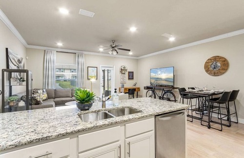 Sanders Beach House | Stylish Modern Retreat in Downtown w/Pool, 3 Bedroom, 2.5 bath, free parking
