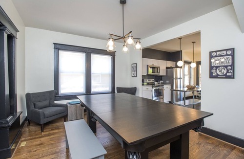 12 South House | Stylish Nashville 2 bed, 2 bath in 12 South, Restaurants & 2 miles Broadway