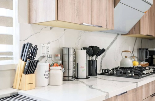 West Covina House | Stylish New Home Bright, Modern & Fully Stocked