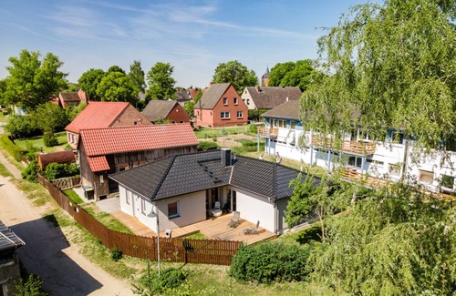 Muritz House | Stylish new vacation home on Lake Müritz with fireplace in a very quiet location on the outskirts of the village