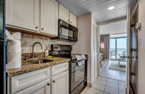 Myrtle Beach Condo | Stylish Newly renovated Beach Condo for 6, Camelot Resort 15th Floor