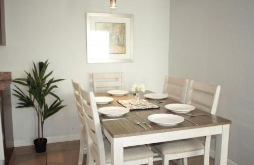 Arlington Park Apartment | Stylish Nordic Stay, Walk To Hospital & Beaches