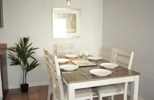 Arlington Park Apartment | Stylish Nordic Stay Walk to Hospital & Beaches