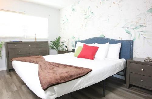 Arlington Park Apartment | Stylish Nordic Stay Walk to Hospital & Beaches