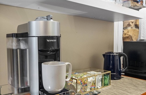 Chattanooga House | Stylish North Shore Suite - perfect location
