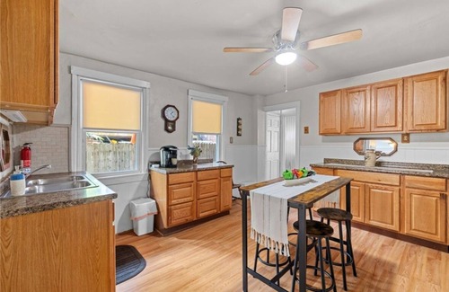 East Allegheny House | Stylish Northside Hideaway – 3BR/2BA Sleeps 8–10 Close to Oakmont & Downtown