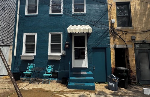 East Allegheny House | Stylish Northside Hideaway – 3BR/2BA Sleeps 8–10 Close to Oakmont & Downtown