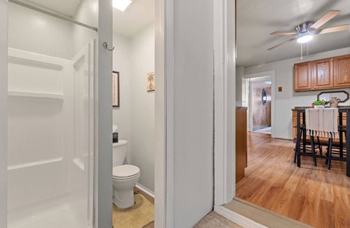 East Allegheny House | Stylish Northside Hideaway – 3BR/2BA Sleeps 8–10 Close to Oakmont & Downtown