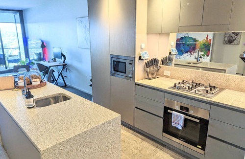 Braddon Apartment | Stylish oasis in the heart of Canberra CBD, free parking