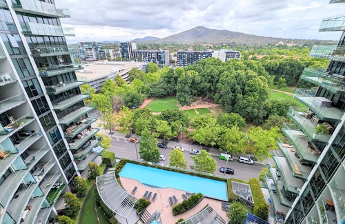 Braddon Apartment | Stylish oasis in the heart of Canberra CBD, free parking