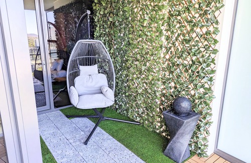 Braddon Apartment | Stylish oasis in the heart of Canberra CBD, free parking