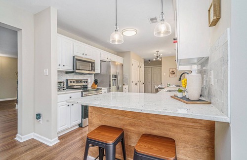 Pineville House | Stylish Oasis in the heart of Ballantyne Charlotte, Newly remodeled