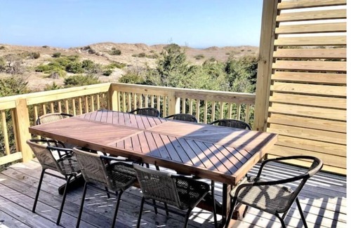 Wimble Shores House | Stylish Oceanfront 70s A-Frame, Fully Renovated