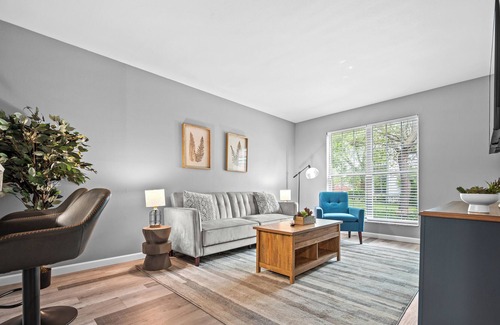 St. Charles Historic District Apartment | Stylish One-Bedroom Getaway Steps from Main Street