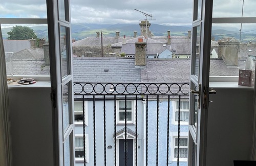 Beaumaris Apartment | Stylish penthouse apartment for 4 in Beaumaris