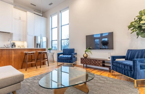 Knox - Henderson House | Stylish & Perfectly Located Deluxe 2-Bed Townhome