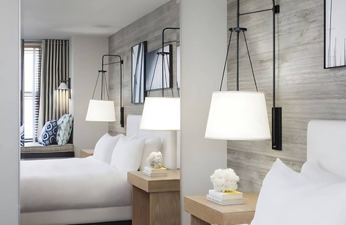 Downtown San Diego Hotel | Stylish Pet-Friendly Classic King Room in Hotel Republic - Near Little Italy