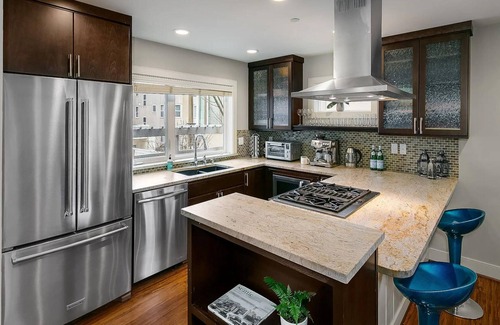 Lower Queen Anne House | Stylish Queen Anne townhouse with rooftop deck, secure parking, walk score 94!