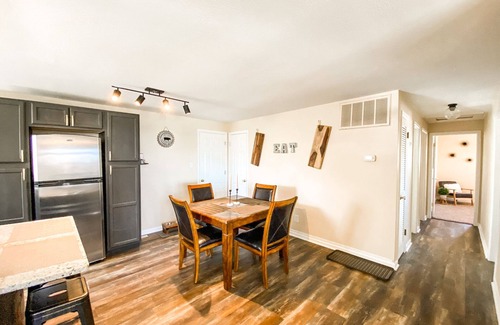 Colorado Springs Apartment | ★Stylish★ remodeled Apt near IvyWild/Downtown