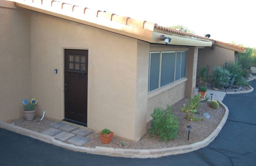 Haciendas Catalina Del Rey Apartment | Stylish Remodeled Studio Suite in the Foothills - Convenient Location