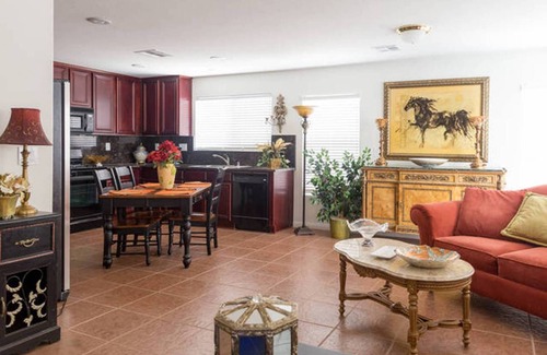 Enterprise House | Stylish retreat, entire 3 bdrm home, 10 mins from the Strip
