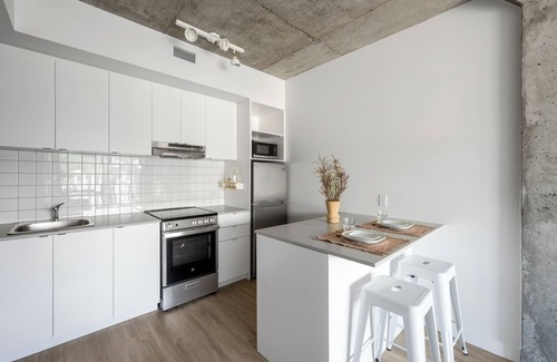 Downtown Montreal Apartment | Stylish Retreat in Central Montreal