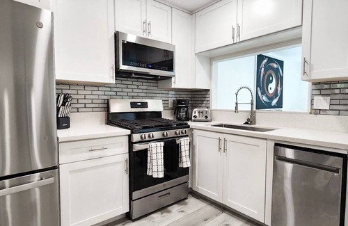 Lincoln Acres House | Stylish SD Living -10 min drive to Downtownnn