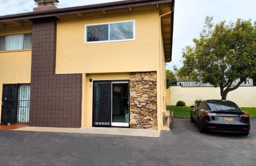 Lincoln Acres House | Stylish SD Living -10 min drive to Downtownnn