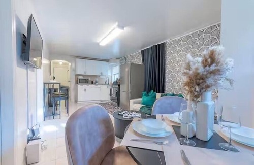 Ironbound District Apartment | Stylish Secret 7 minutes to Train & Airport. 4 beds+Sleeps 6! ✨20% OFF 7 days!✨