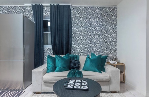 Ironbound District Apartment | Stylish Secret 7 minutes to Train & Airport. 4 beds+Sleeps 6! ✨20% OFF 7 days!✨