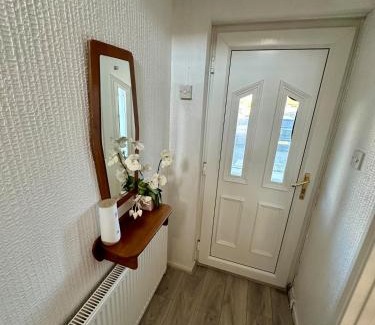 Moffat Apartment | Stylish&Serene 2 bedroom stay!