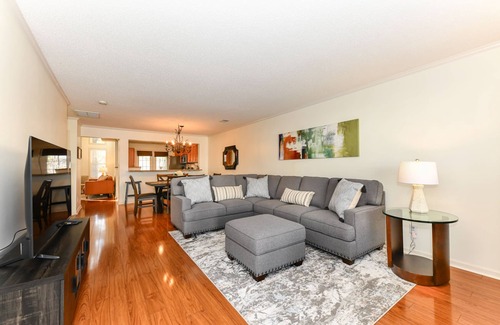 Greensboro House | Stylish Serenity Townhome