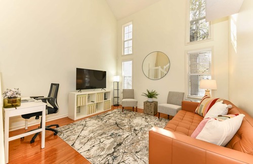 Greensboro House | Stylish Serenity Townhome