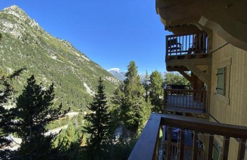 Arc-1950 Apartment | Stylish ski-in ski-out 3 bed apartment, Arc 1950