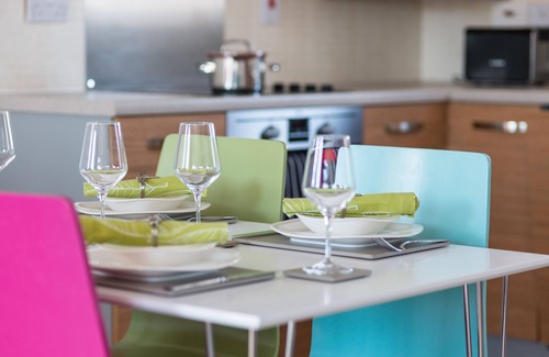 Cambridge Apartment | Stylish spacious 2-bedroom apartment furnished to a high standard.