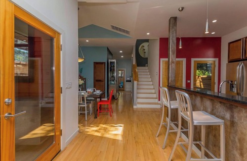 Bouldin House | Stylish & Spacious: The Ultimate Group Getaway in the Heart of Austin - WalkerVR