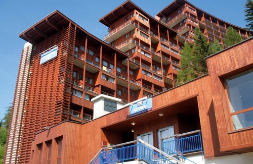 Arc-1600 Apartment | Stylish Stay Near Ski