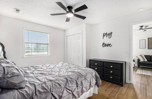Longs Apartment | Stylish Stay-Golf & Water Views