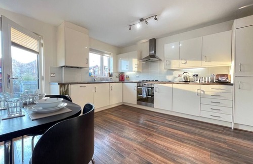Salford House | Stylish Stay in Vibrant Salford, Manchester!