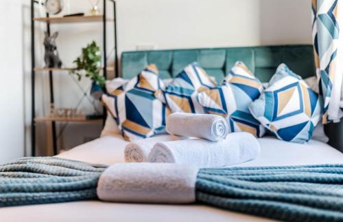 Hillrise Apartment | Stylish Studio 1Bedroom in London Center