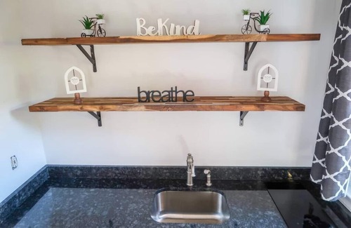 Downtown Apartment | Stylish Studio Apartment in Downtown Lexington