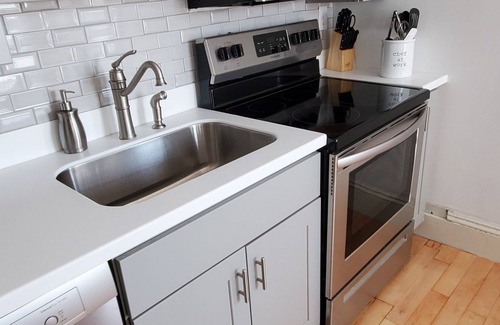 Old North End Apartment | Stylish Studio in the Queen Cityn