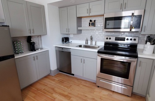 Old North End Apartment | Stylish Studio in the Queen Cityn