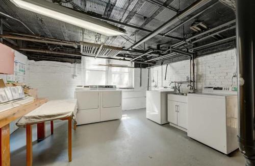 Lower East Side Apartment | Stylish Studio McKinley Beach - Brady St Lowr East