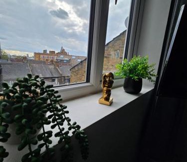 Kensal Green Apartment | Stylish Studio near Kensal Green (E)