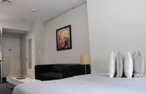 Back Bay Apartment | Stylish Studio on Newbury St, THIS IS BOSTON! #12