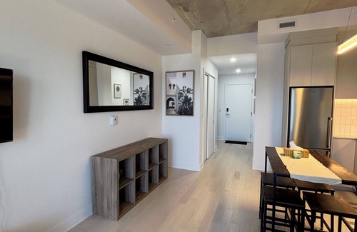 Griffintown Condo | Stylish Studio on the 24th floor in Griffintown